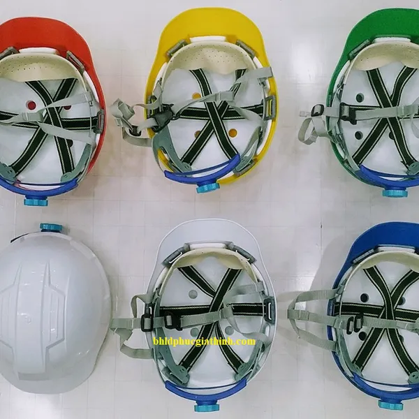 Nón bảo hộ mặt vuông kiểu Sseda sản xuất tại Việt Nam