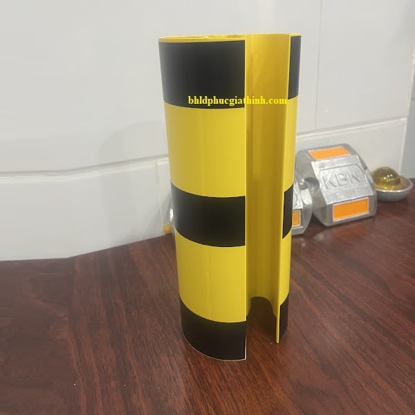 Ốp Bảo Vệ Chân Cột Kệ Kho Hàng 7cm–9cm Cao 30cm Nhựa Vàng Đen