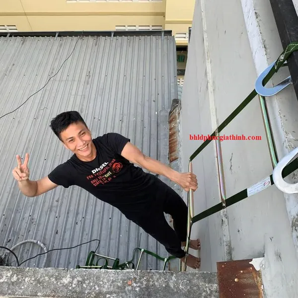 Thang dây thoát hiểm cho nhà cao tầng