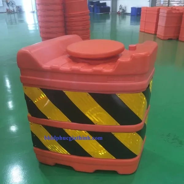 Thùng giảm chấn HDPE cỡ nhỏ kích thước L600 x W450 x H800 mm