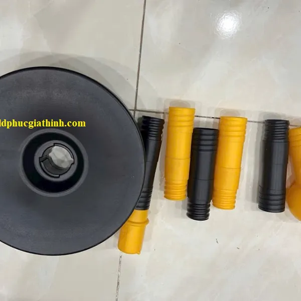 Trụ phân làn có móc xích bằng nhựa màu vàng đen kích thước 1000mm x 320mm