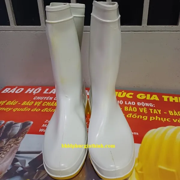 Ủng cao su trắng đế vàng TGP 015 chống thấm nước