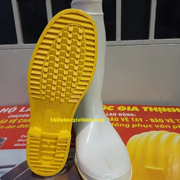 Ủng cao su trắng đế vàng TGP 015 chống thấm nước