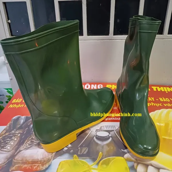 Ủng cao su xanh rêu đế vàng TGP 015 chống thấm nước