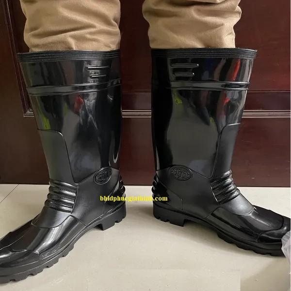 Ủng nam PVC đen 819 Thuỳ Dương