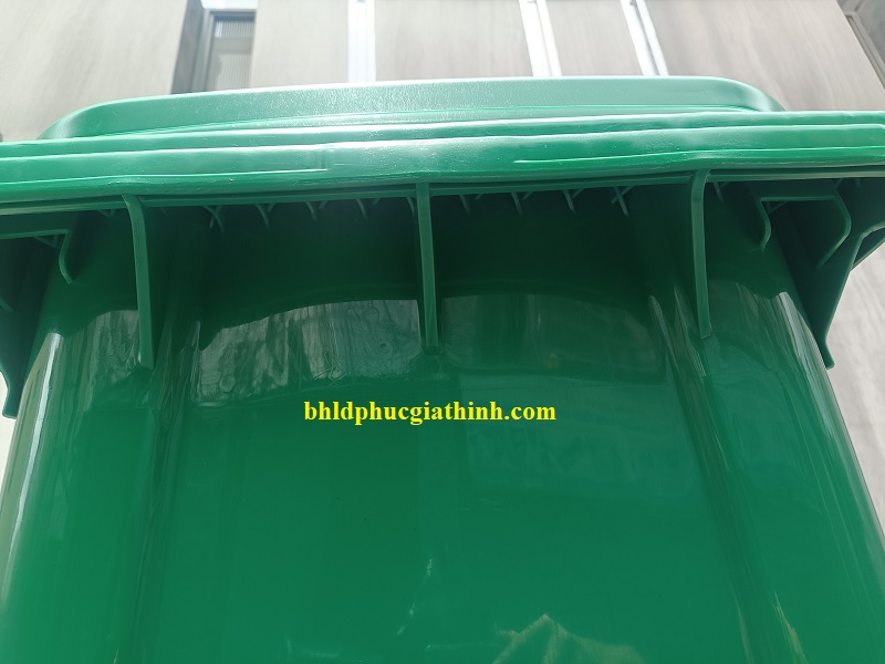 Thùng rác nhựa HDPE 240L trọng lượng 15kg siêu bền