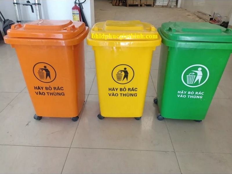Thung-rac-nhua-HDPE-60L-co-4-banh-xe(1)