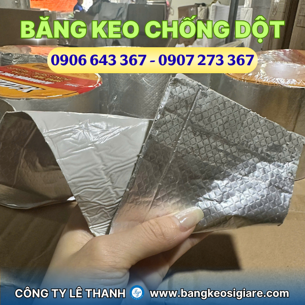 Băng keo chống dột X2000 giá sỉ, dán mái tôn chống thấm hiệu quả Băng keo chống dột X2000 gồm 1 mặt bạc và 1 mặt keo