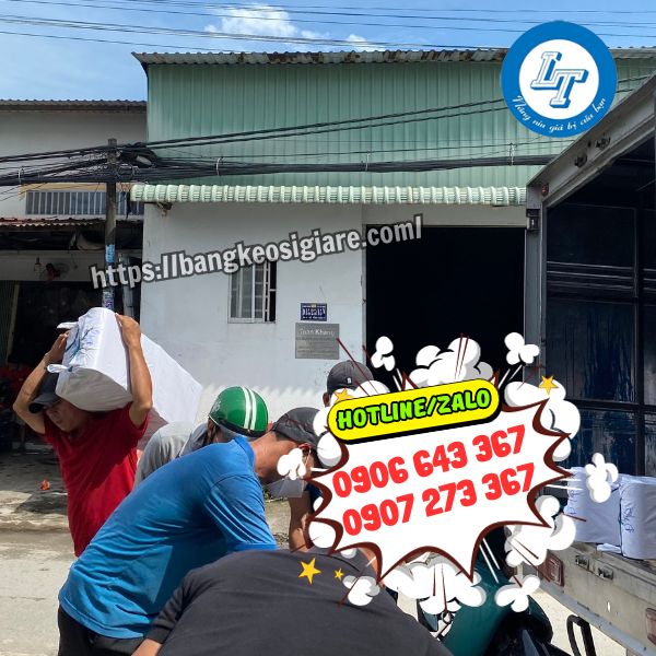 băng keo chúc mừng năm mới dán hộp quà giao hàng băng keo tại kho công ty