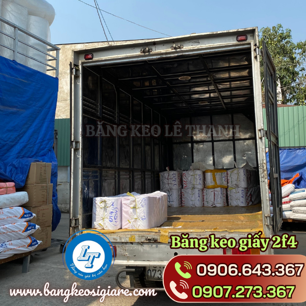 Xe tải của công ty sẵn sàng giao băng keo đến khách Xe tải của công ty sẵn sàng giao băng keo đến khách