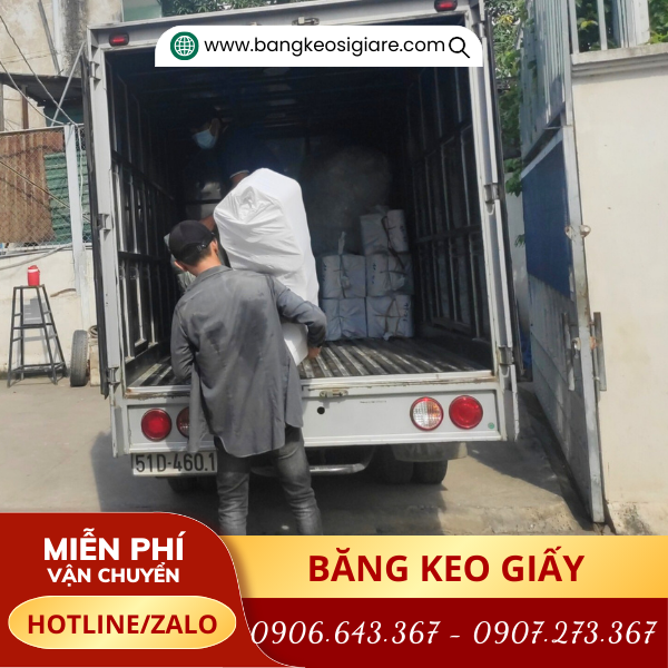 giao hàng băng keo giấy cho khách giao hàng băng keo giấy cho khách