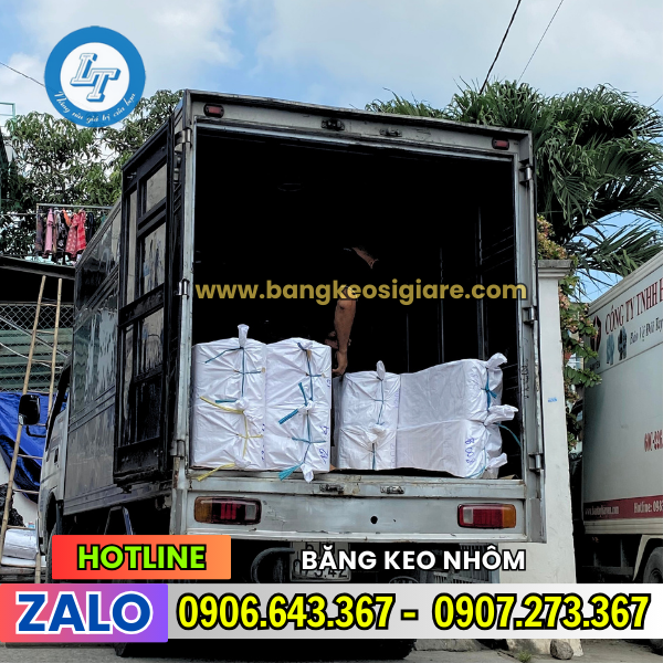 MUA GIÁ RẺ BĂNG KEO NHÔM CHẤT LƯỢNG xe tải chở hàng băng keo giao cho khách