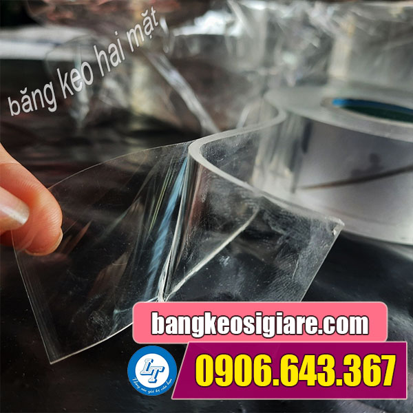 băng dính 2 mặt giá rẻ đang được sử dụng nhiều băng keo trong suốt 2 mặt