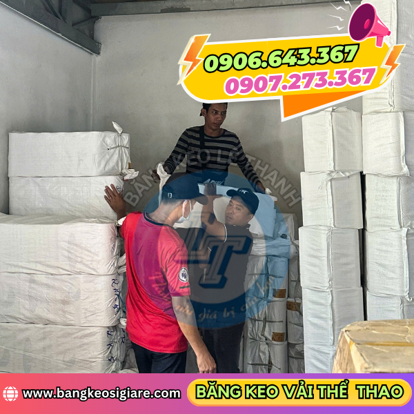 Kho xưởng của công ty chuẩn bị hàng giao khách Kho xưởng của công ty chuẩn bị hàng giao khách
