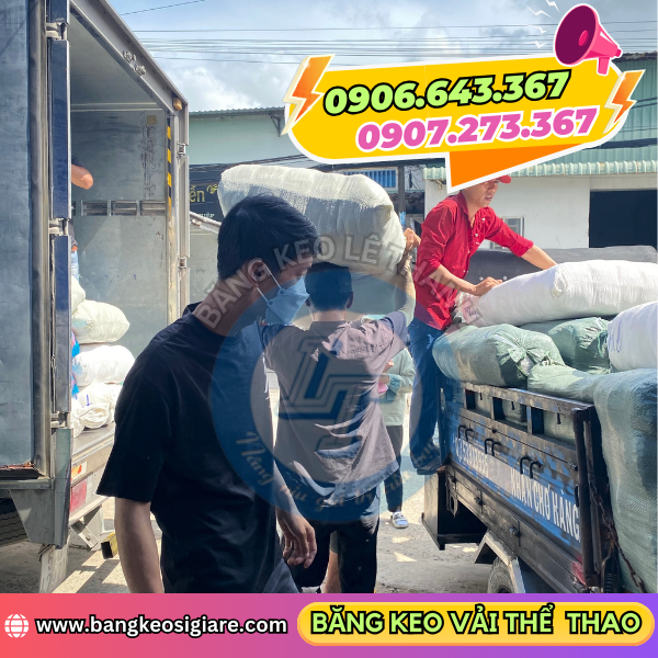 Kho xưởng của công ty chuẩn bị hàng giao khách Kho xưởng của công ty chuẩn bị hàng giao khách