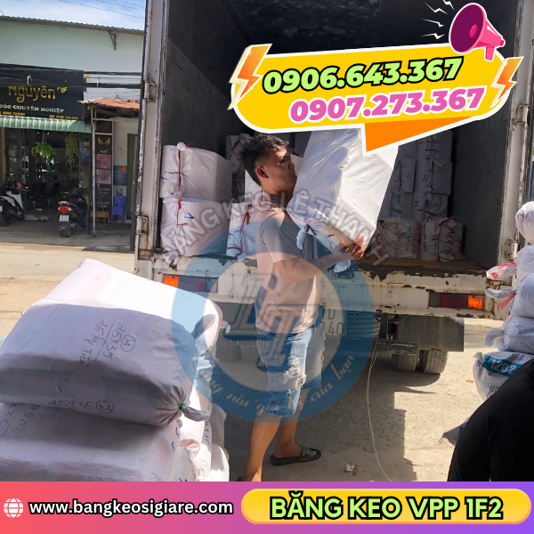 Lên hàng băng keo giao đến khách Lên hàng băng keo giao đến khách