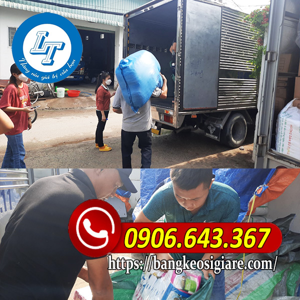 Giao hàng cho khách ở nhiều nơi Giao hàng cho khách ở nhiều nơi