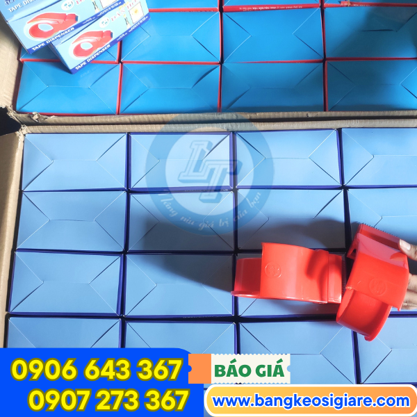 Dụng cụ cắt băng keo đóng từng hộp dễ dùng Dụng cụ cắt băng keo đóng từng hộp dễ dùng
