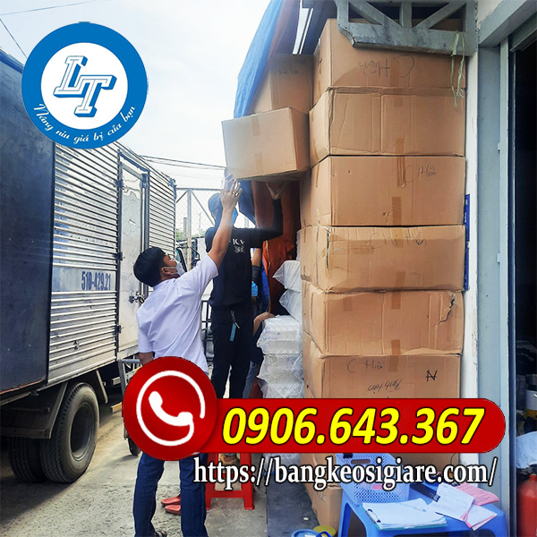 Kho hàng tại công ty Xếp hàng tại kho khi sản phẩm về