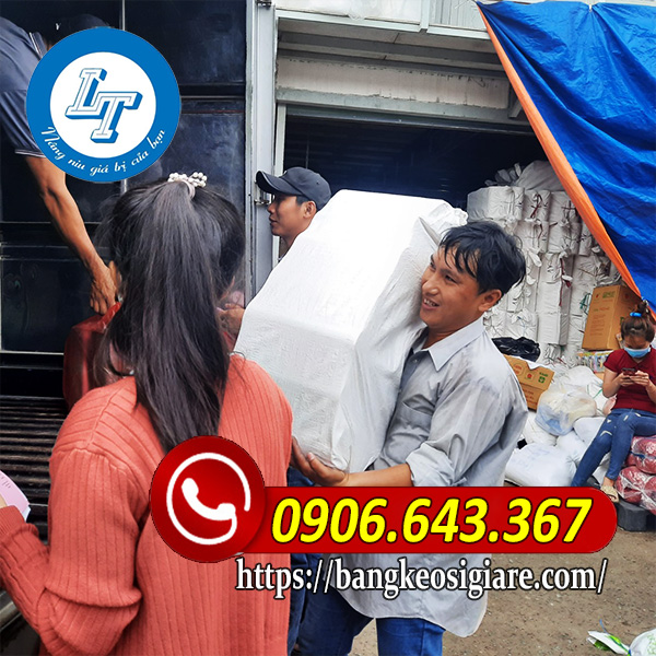 Băng keo giấy giá sỉ chất lượng Lên hàng băng keo giao cho khách