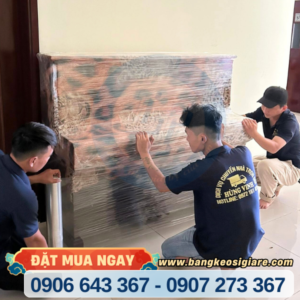 Màng PE dùng quấn hàng hoá chắc chắn Màng PE dùng quấn hàng hoá chắc chắn