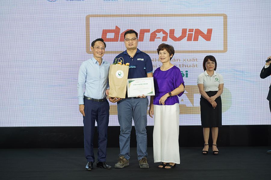 DARAVIN vượt qua hơn 300 doanh nghiệp lớn nhỏ để trở thành Á Quân cuộc thi Plastinovation 2022 DARAVIN vượt qua hơn 300 doanh nghiệp lớn nhỏ để trở thành Á Quân cuộc thi Plastinovation 2022
