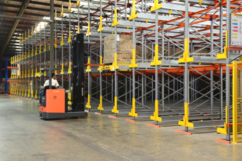 Netting-lưới ràng pallet đảm bảo hàng an toàn trên hệ thống kệ chứa Netting-lưới ràng pallet đảm bảo hàng an toàn trên hệ thống kệ chứa