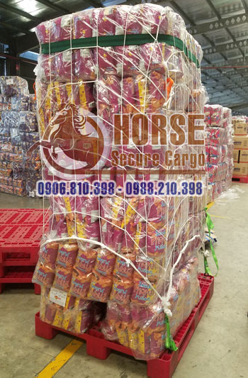 Sử dụng netting-lưới ràng pallet chống đổ hàng hóa trên pallet Sử dụng netting-lưới ràng pallet chống đổ hàng hóa trên pallet