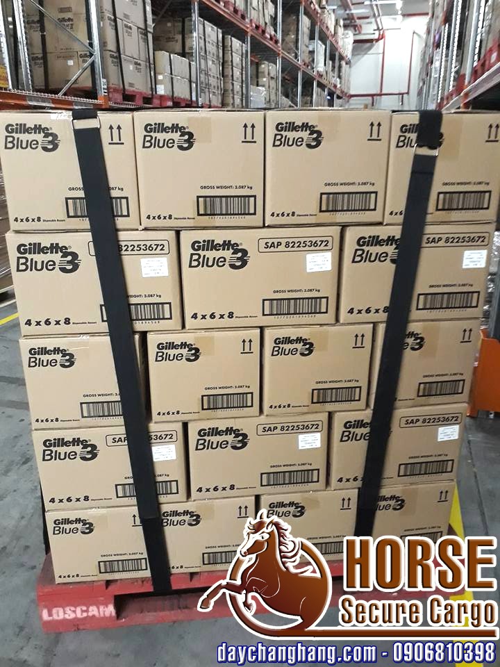 Sử dụng dây chằng velcro quấn hàng trên pallet Sử dụng dây chằng velcro quấn hàng trên pallet