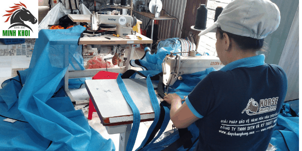 Với đầy đủ trang thiết bị máy móc và thợ may giàu kinh nghiệm sản xuất lưới quấn pallet horse Với đầy đủ trang thiết bị máy móc và thợ may giàu kinh nghiệm sản xuất lưới quấn pallet horse