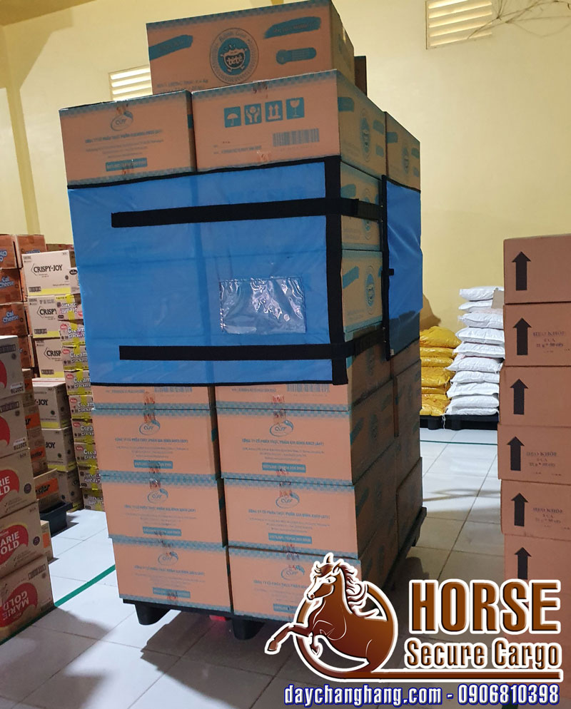 Lưới quấn pallet cho thùng hàng sữa Lưới quấn pallet cho thùng hàng sữa