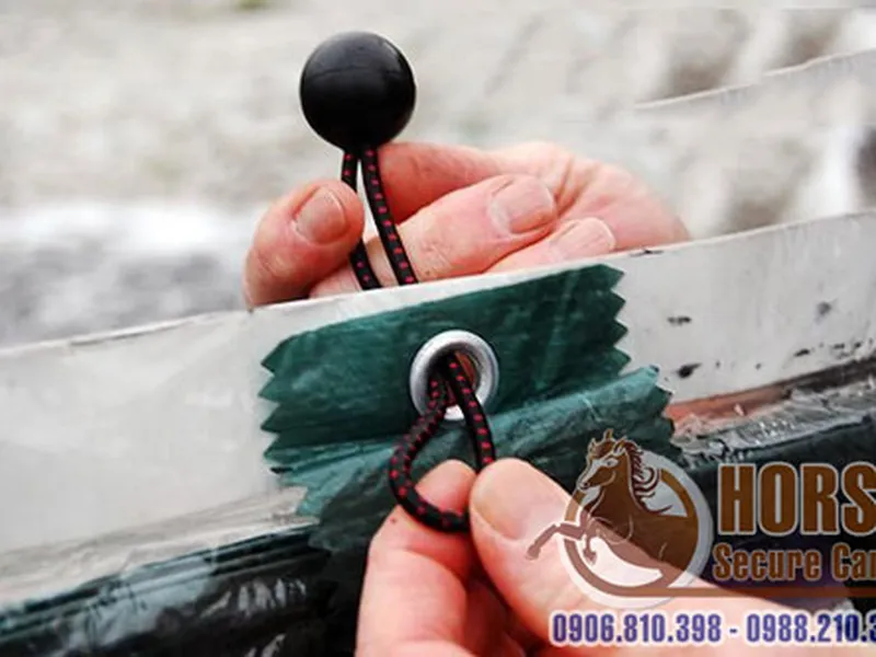 Bất ngờ với tốc độ buộc hàng của loại dây thun buộc hàng nhanh