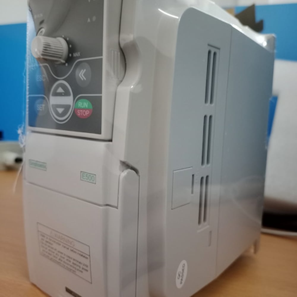 Biến tần 2.2kw 380v 3 Pha E500-4T0022B