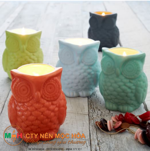 các bình chứa đèn cầy cũng phải được lựa chọn công phu dựa vào hình dáng và chất liệu các bình chứa đèn cầy cũng phải được lựa chọn công phu dựa vào hình dáng và chất liệu