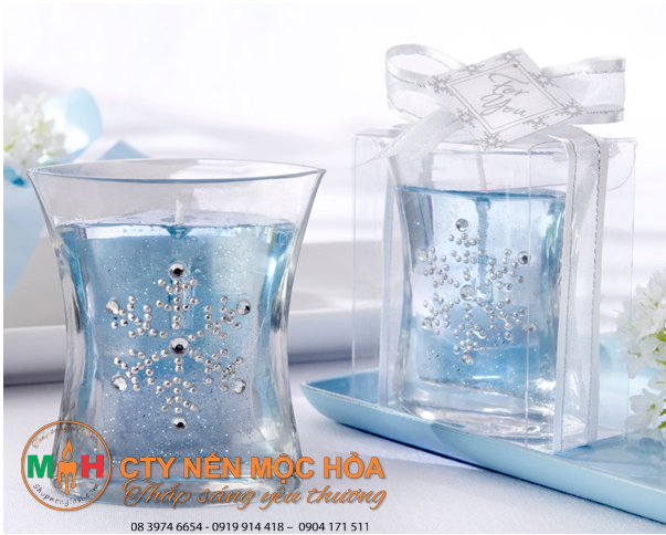 Thắp sáng tình yêu vĩnh cữu với ánh nến lung linh Thắp sáng tình yêu vĩnh cữu với ánh nến lung linh