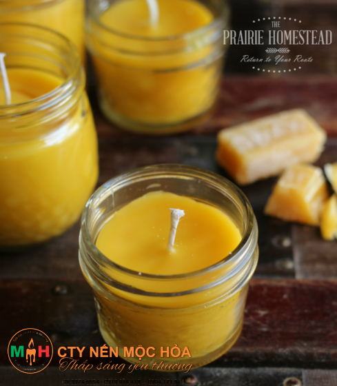 Ngọn lửa từ đèn cầy ly bằng sáp ong luôn có ánh sáng trắng tinh khiết và thời gian cháy lâu hơn hẳn các loại khác. Ngọn lửa từ đèn cầy ly bằng sáp ong luôn có ánh sáng trắng tinh khiết và thời gian cháy lâu hơn hẳn các loại khác.