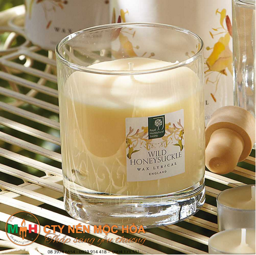 Đèn cầy ly mang đến một không khí hoàn toàn mới cho tất cả các bữa tiệc mà nó hiện diện cũng như thể hiện cá tính của chủ nhân ngôi nhà. Đèn cầy ly mang đến một không khí hoàn toàn mới cho tất cả các bữa tiệc mà nó hiện diện cũng như thể hiện cá tính của chủ nhân ngôi nhà.