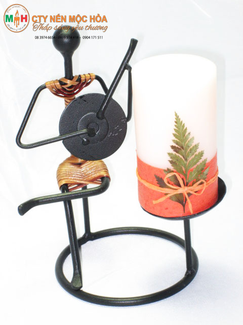 Sản phẩm chân đế nến người ôm đàn Sản phẩm chân đế nến người ôm đàn
