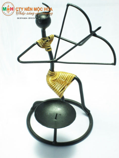 Chân nến sắt nghệ thuật người bằn tên 2 Chân nến sắt nghệ thuật người bằn tên 2