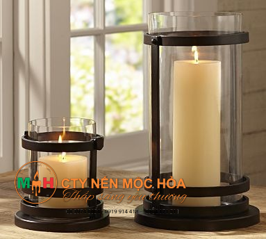 Bình yên và tĩnh lặng, chân nến thủy tinh đưa cảm xúc của bạn vào vùng yên ả. Bình yên và tĩnh lặng, chân nến thủy tinh đưa cảm xúc của bạn vào vùng yên ả.