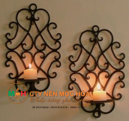 Đơn giản chỉ là những miếng đồng được uốn cong để tạo hoa văn đối xứng Đơn giản chỉ là những miếng đồng được uốn cong để tạo hoa văn đối xứng