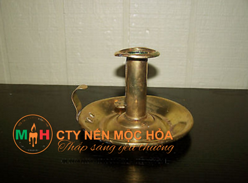 chân nến dạng này được dát mỏng và có thể được di chuyển linh hoạt chân nến dạng này được dát mỏng và có thể được di chuyển linh hoạt