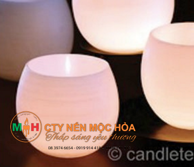 Chỉ với vài dụng cụ đơn giản, bạn đã có thể hoàn thành chiếc chân nến đẹp từ bong bóng Chỉ với vài dụng cụ đơn giản, bạn đã có thể hoàn thành chiếc chân nến đẹp từ bong bóng