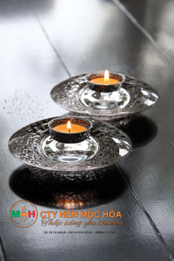 Với nét đẹp tao nhã của riêng mình, những chiếc chân nến pha lê Discus được xem là kì quan của thiết kế hiện đại Với nét đẹp tao nhã của riêng mình, những chiếc chân nến pha lê Discus được xem là kì quan của thiết kế hiện đại