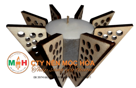 Mang hơi thở của cuộc sống hiện đại, chân đèn cầy dạng này thể hiện nét cá tính độc đáo của chủ nhân ngôi nhà. Mang hơi thở của cuộc sống hiện đại, chân đèn cầy dạng này thể hiện nét cá tính độc đáo của chủ nhân ngôi nhà.