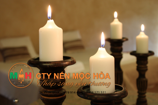 Đèn cầy có thể được sử dụng như một nguồn ánh sáng tạm thời khi mất điện. Đèn cầy có thể được sử dụng như một nguồn ánh sáng tạm thời khi mất điện.