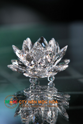 Kết hợp vẻ đẹp cổ kính của Phương Tây và sự huyền bí của Phương Đông. Kết hợp vẻ đẹp cổ kính của Phương Tây và sự huyền bí của Phương Đông.