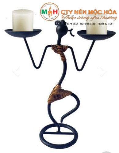 Với chiếc cung trong tay, anh ta không hề do dự ngắm bắn mục tiêu mình đã định sẵn Với chiếc cung trong tay, anh ta không hề do dự ngắm bắn mục tiêu mình đã định sẵn