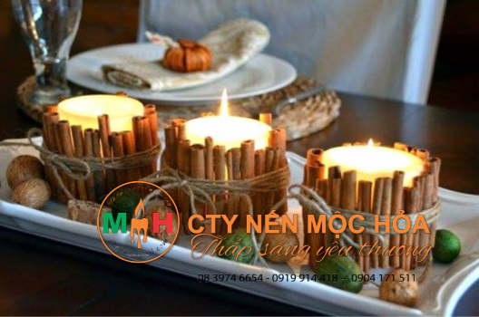 Một ngọn nến hoàn hảo cho các mùa lễ hội.  Một ngọn nến hoàn hảo cho các mùa lễ hội.