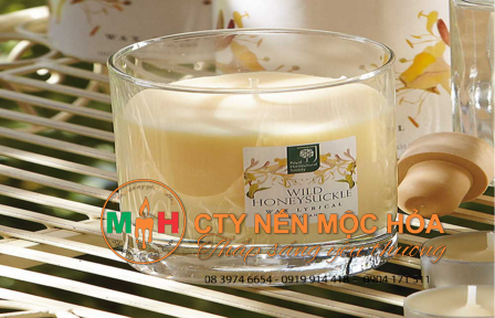 So với mỡ động vật và sáp ong, sáp cá nhà táng không bị mềm hoặc uống cong trong cái nóng mùa hè So với mỡ động vật và sáp ong, sáp cá nhà táng không bị mềm hoặc uống cong trong cái nóng mùa hè